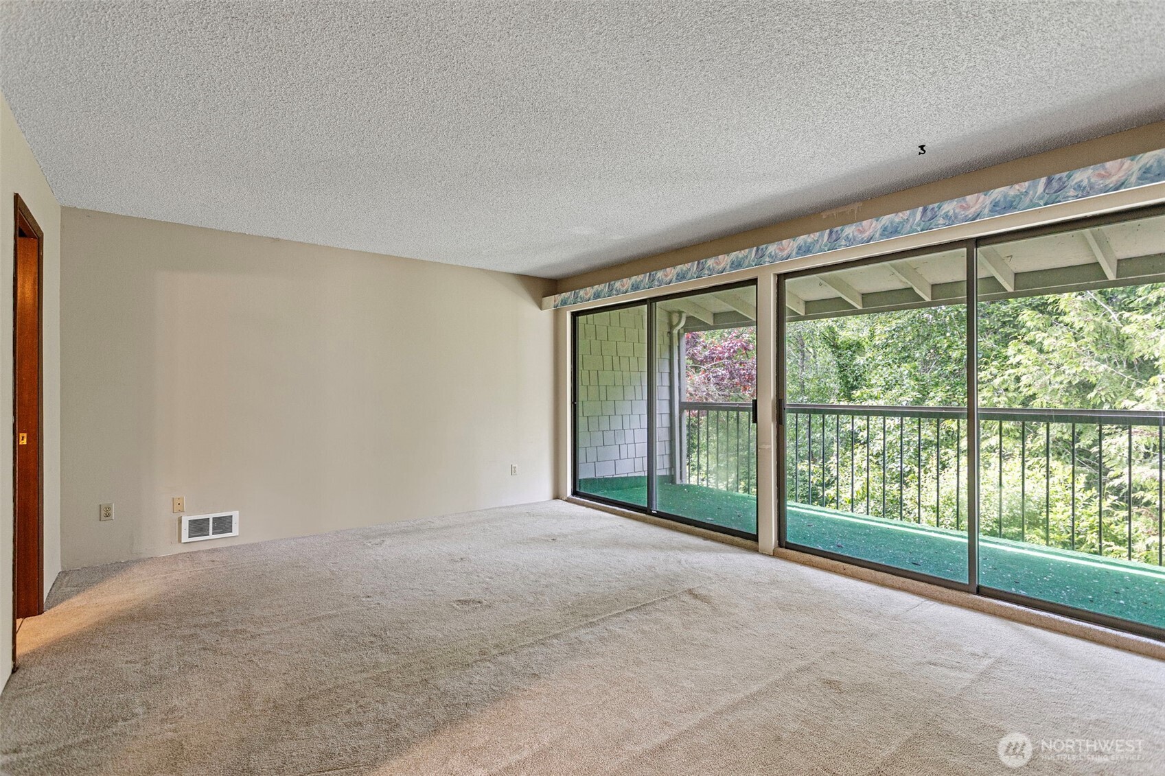 22703 Lakeview Drive E1 Property Photo 13