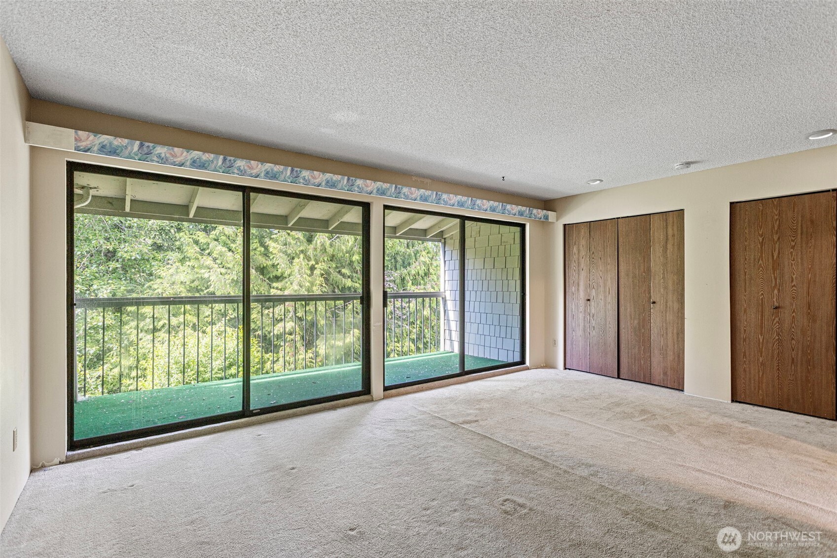 22703 Lakeview Drive E1 Property Photo 14