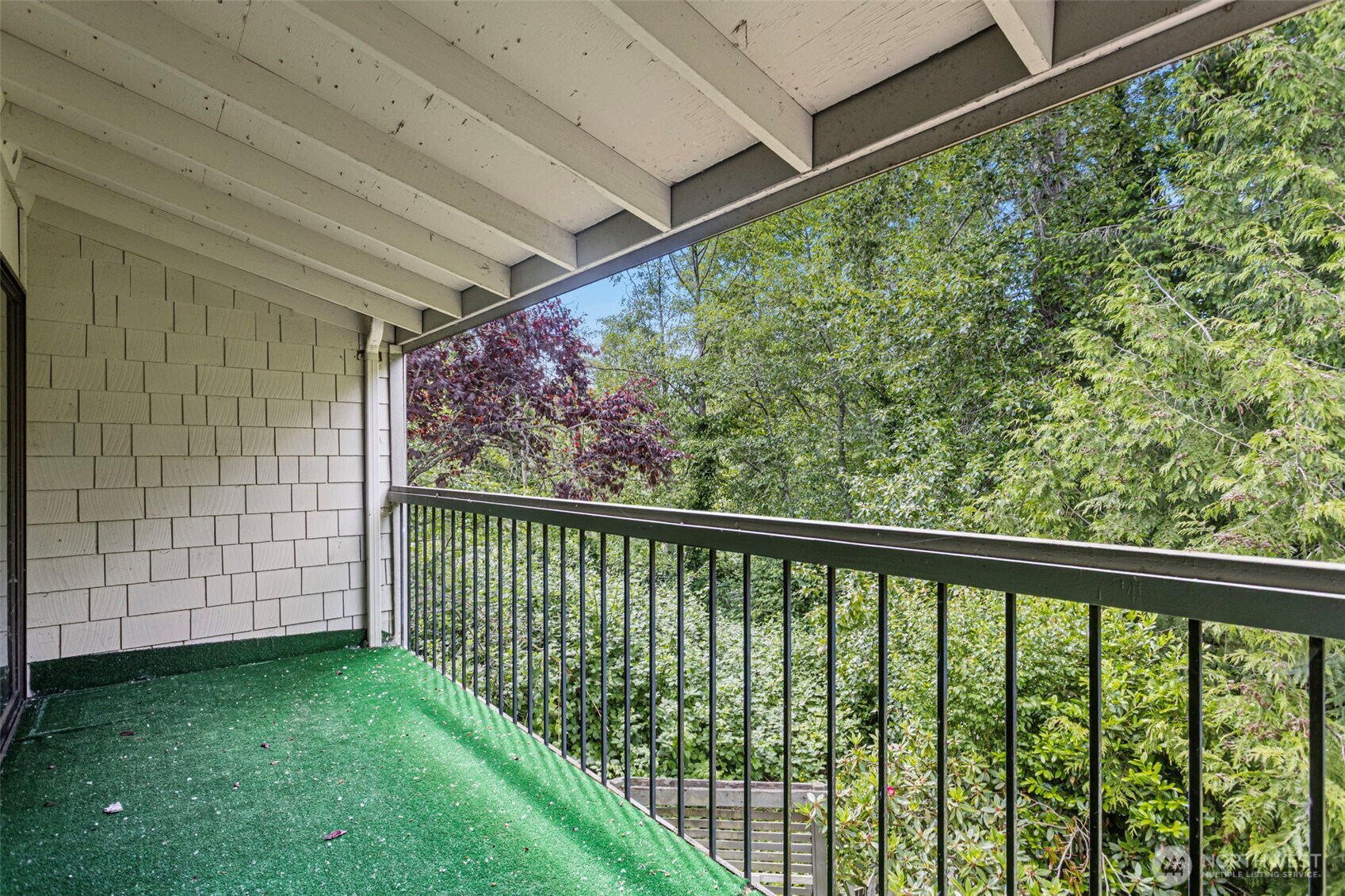 22703 Lakeview Drive E1 Property Photo 16