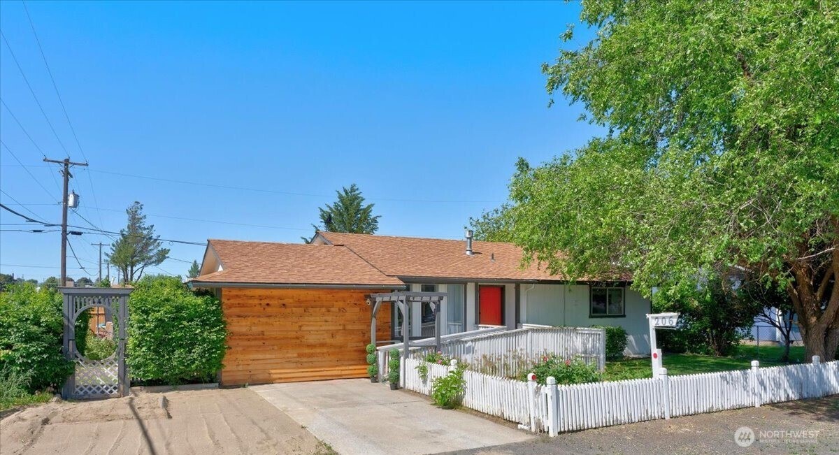 206 Maxwell Street Property Photo 1