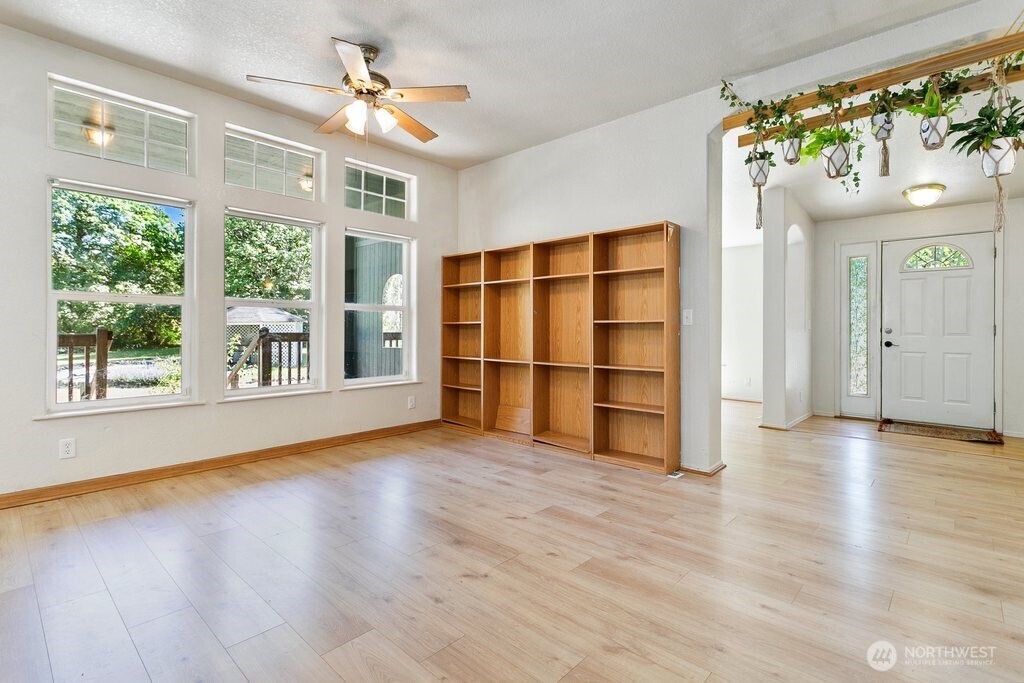 520 140th Avenue Property Photo 5