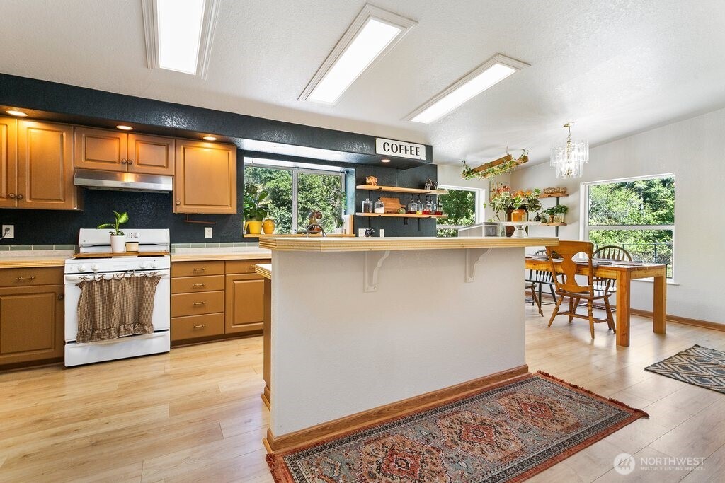 520 140th Avenue Property Photo 7