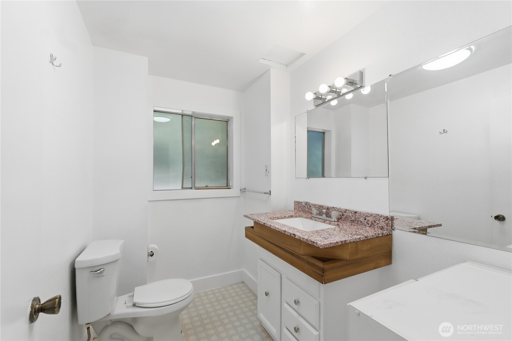 5618 Ne Arrowhead Place Property Photo 10