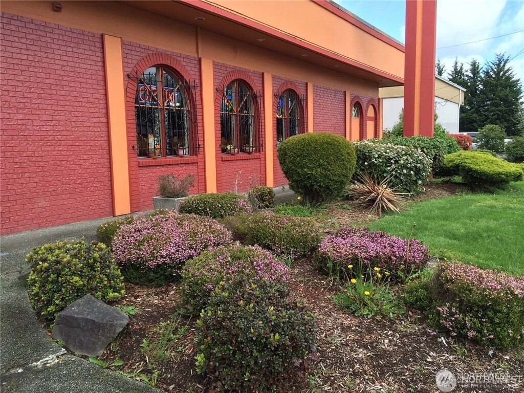 9002 Pacific Avenue Property Photo 1