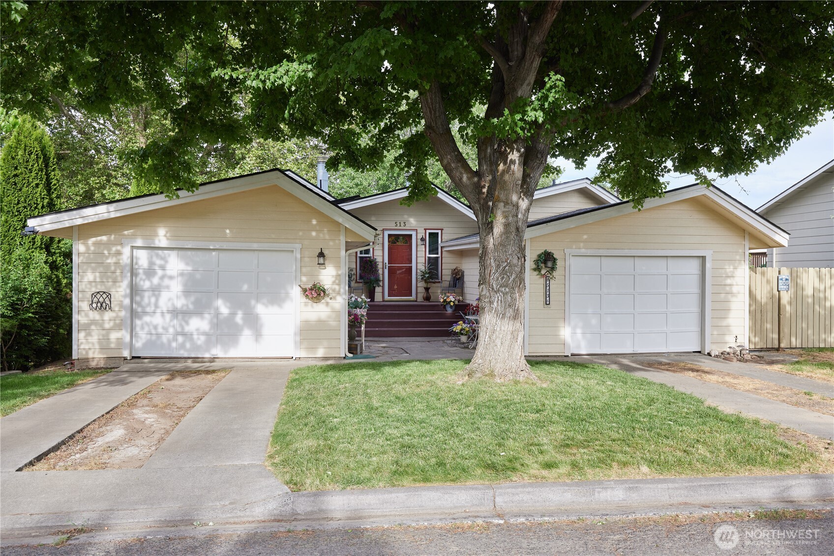 513 Se Highland Park Drive Property Photo 6