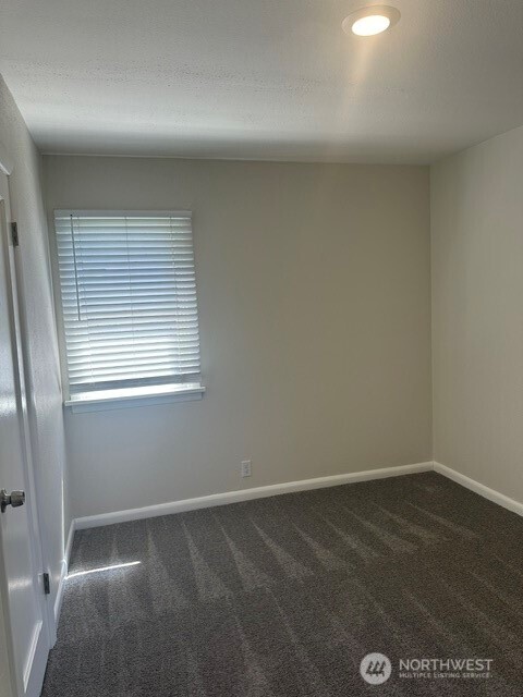 11 Ashland Street Property Photo 12
