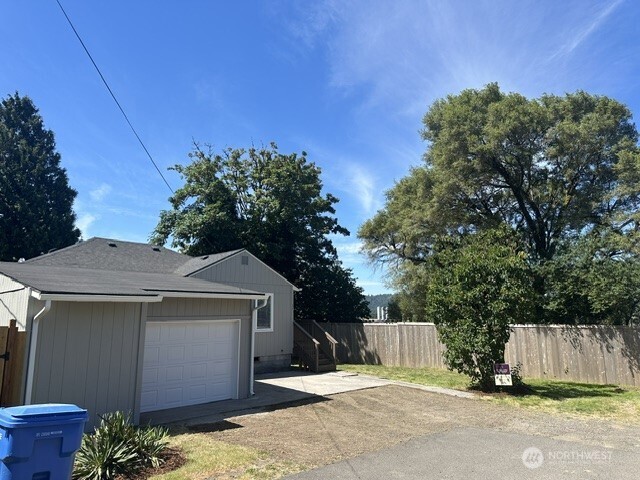 11 Ashland Street Property Photo 21