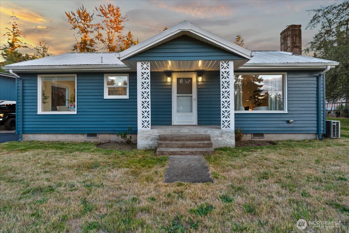 14722 Kapowsin Highway Property Photo 2
