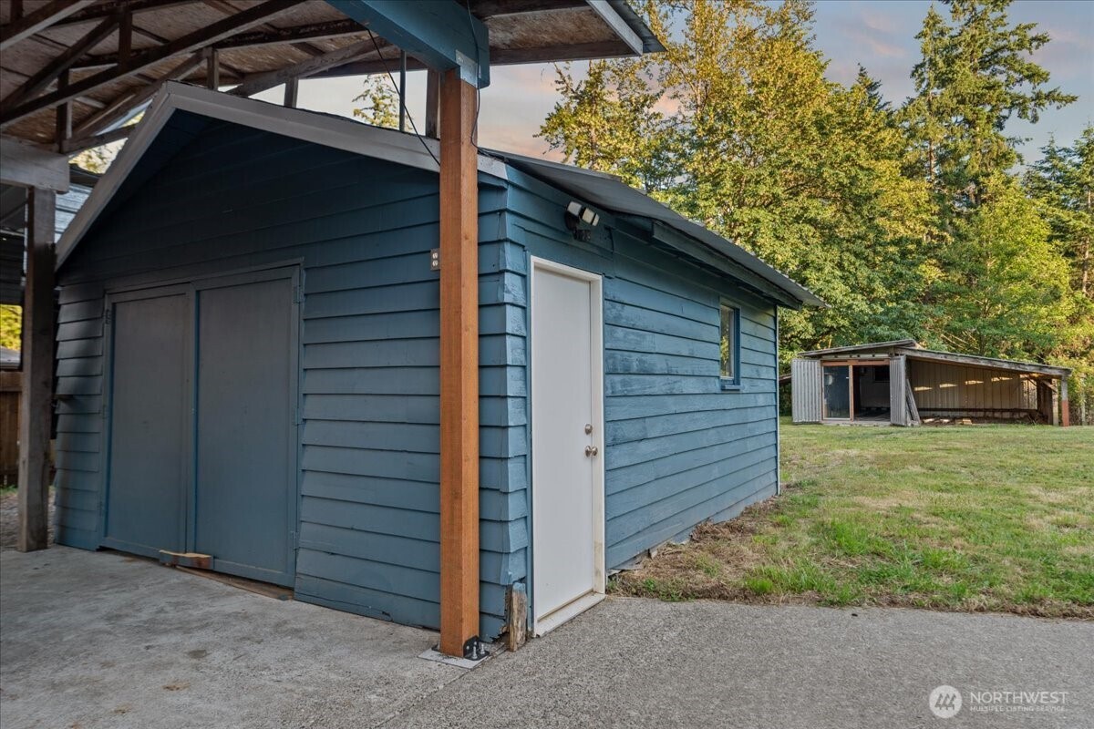 14722 Kapowsin Highway Property Photo 21