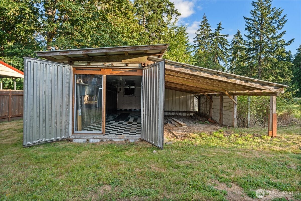 14722 Kapowsin Highway Property Photo 23