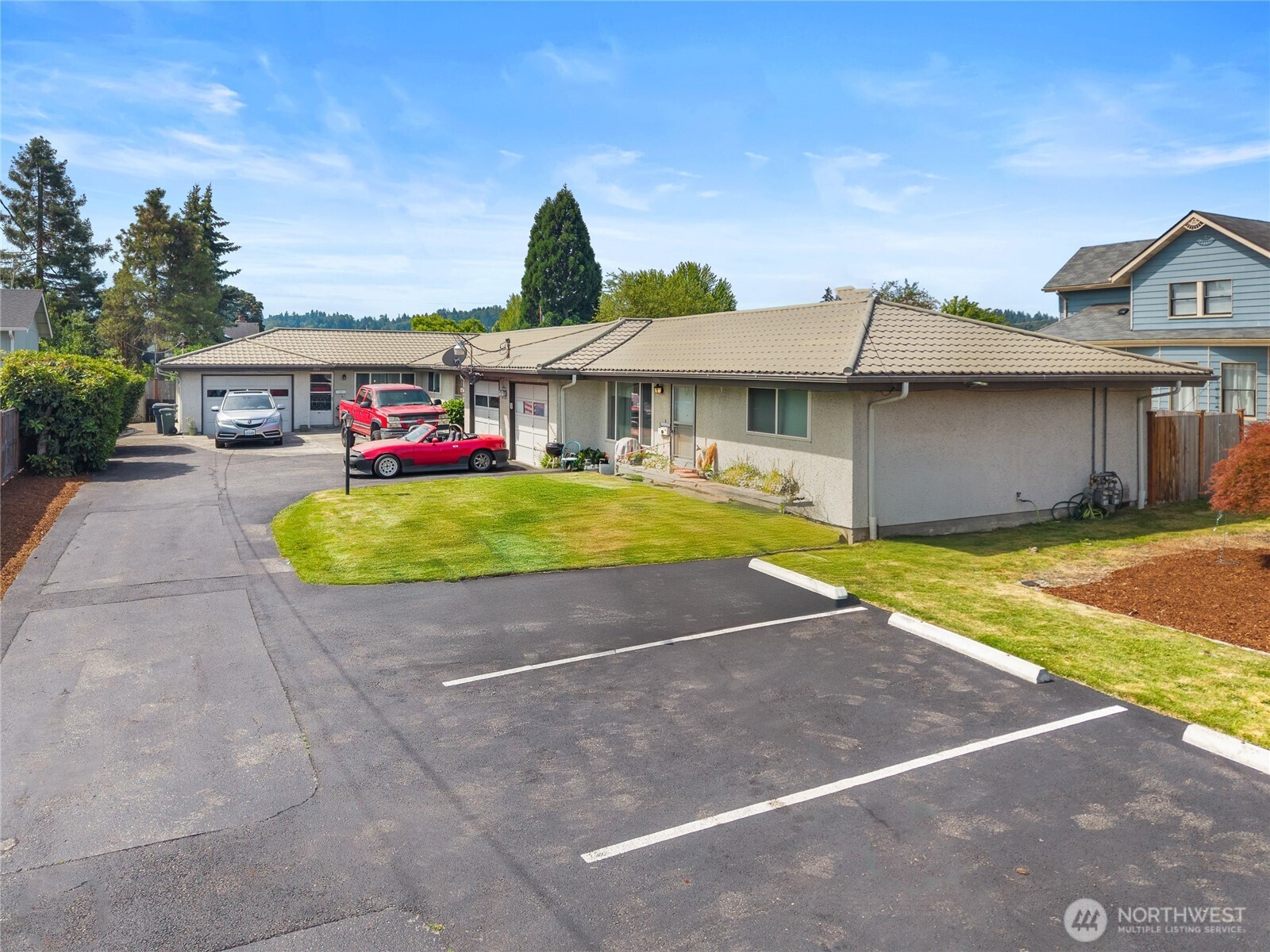1010 W Pioneer Property Photo 2