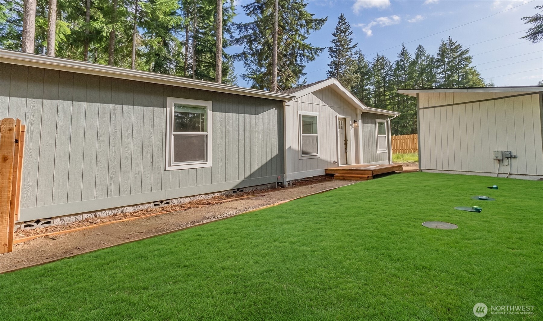 151 N Chinook Property Photo 1