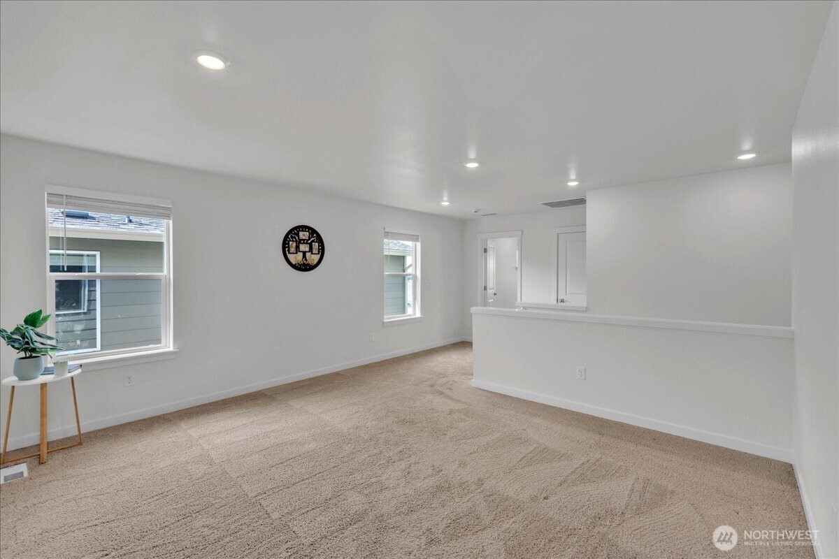 4912 88th Dr Ne Property Photo 17