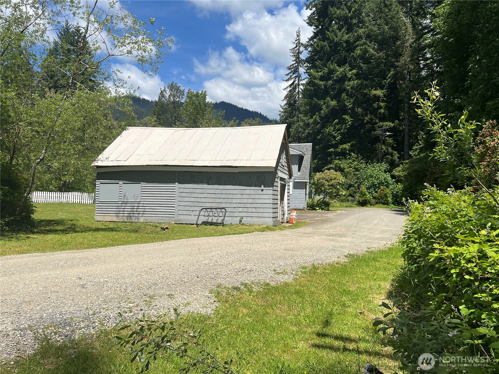 6467 Us Highway 101 Property Photo 9