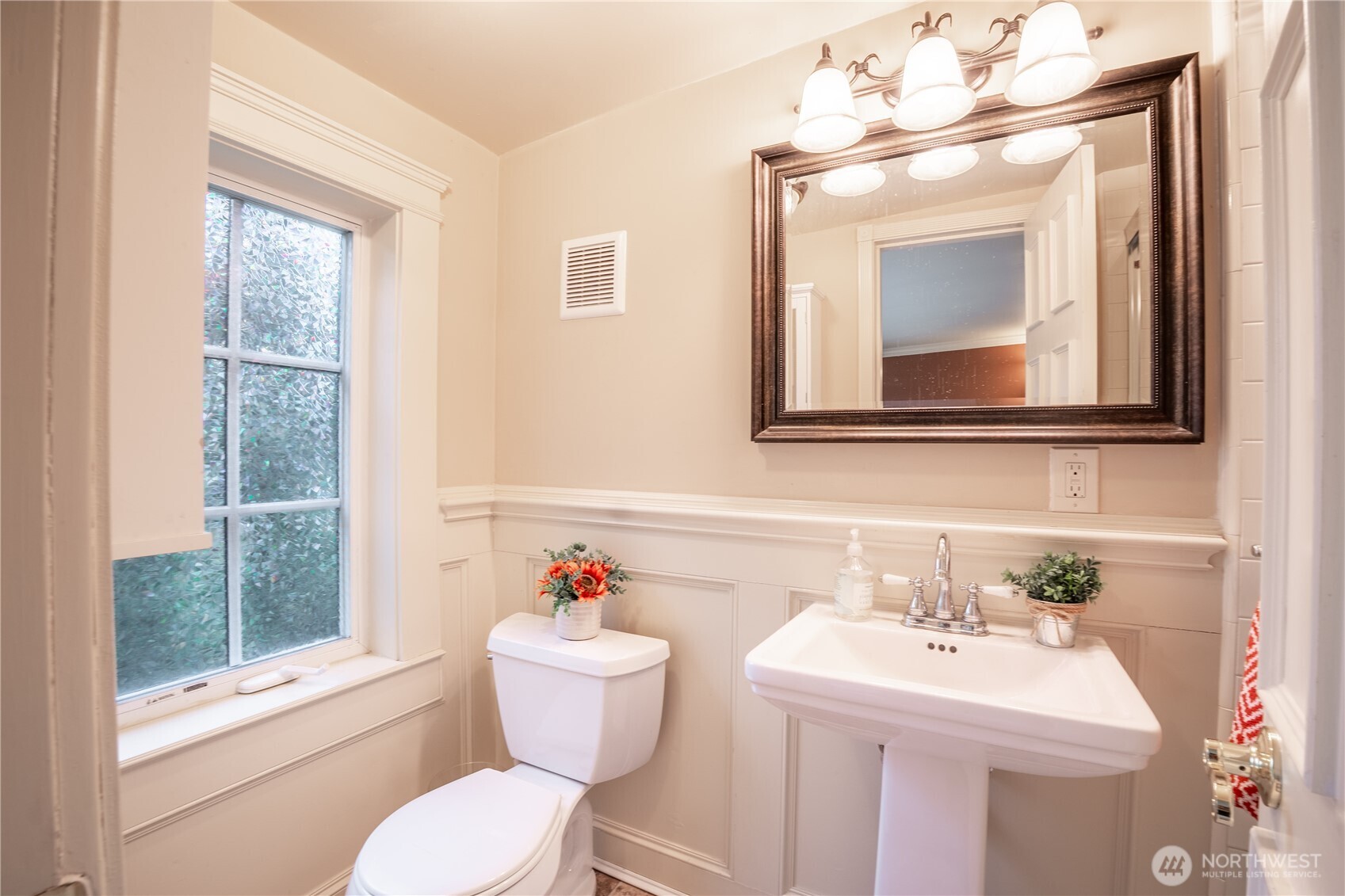 10007 Lake Steilacoom Drive Property Photo 27