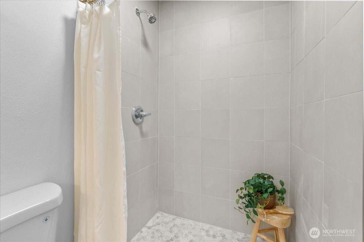 2322 S Ash Street Property Photo 14