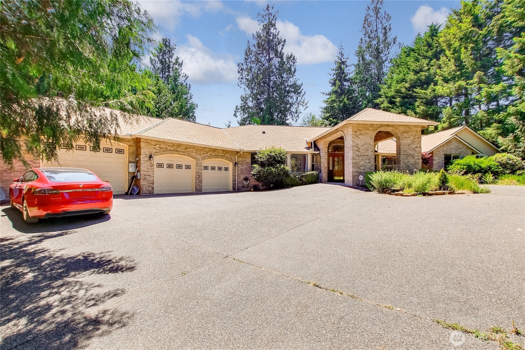 116 143rd Street Property Photo 5