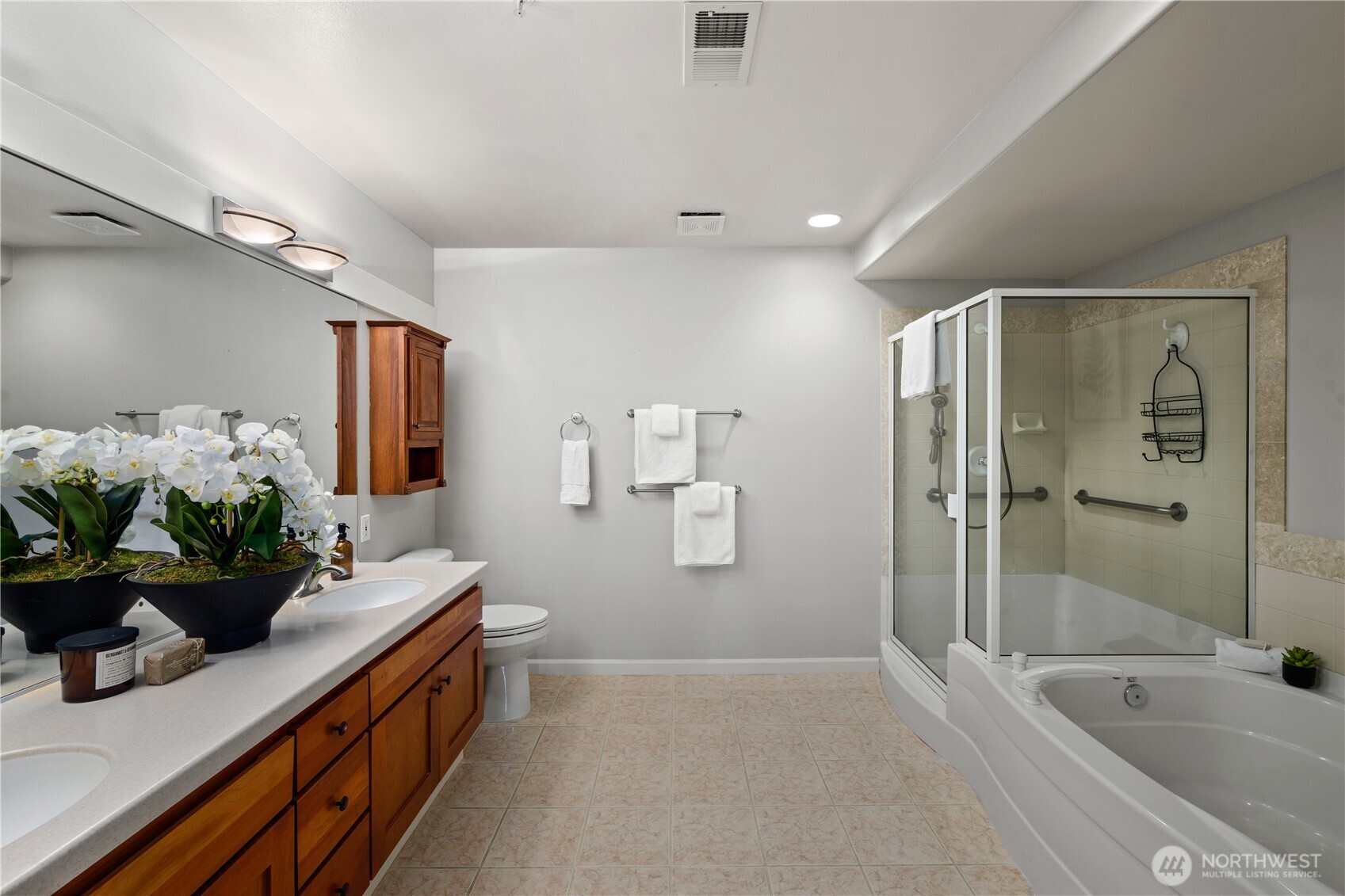 225 4th Avenue A304 Property Photo 14