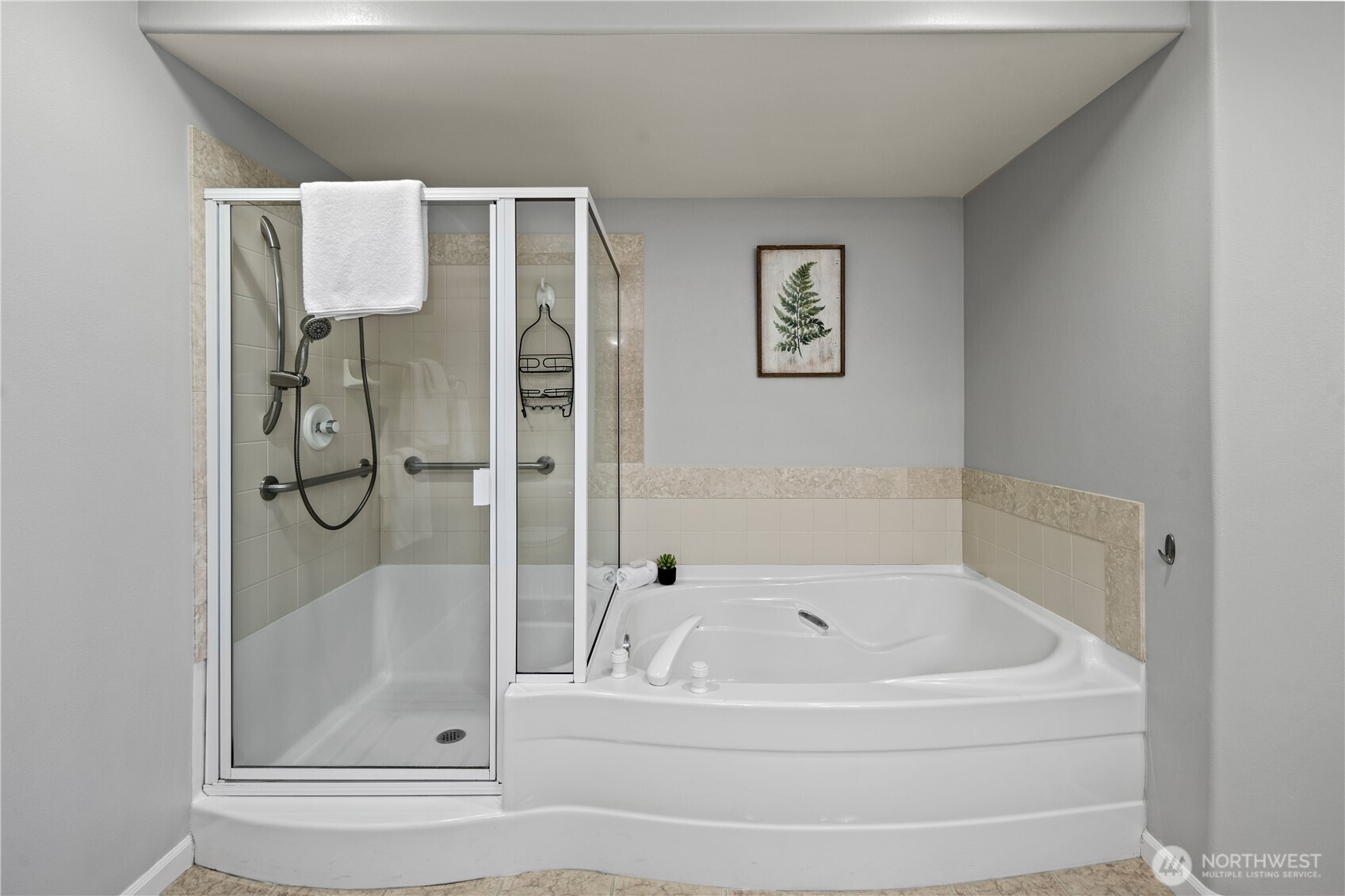 225 4th Avenue A304 Property Photo 16
