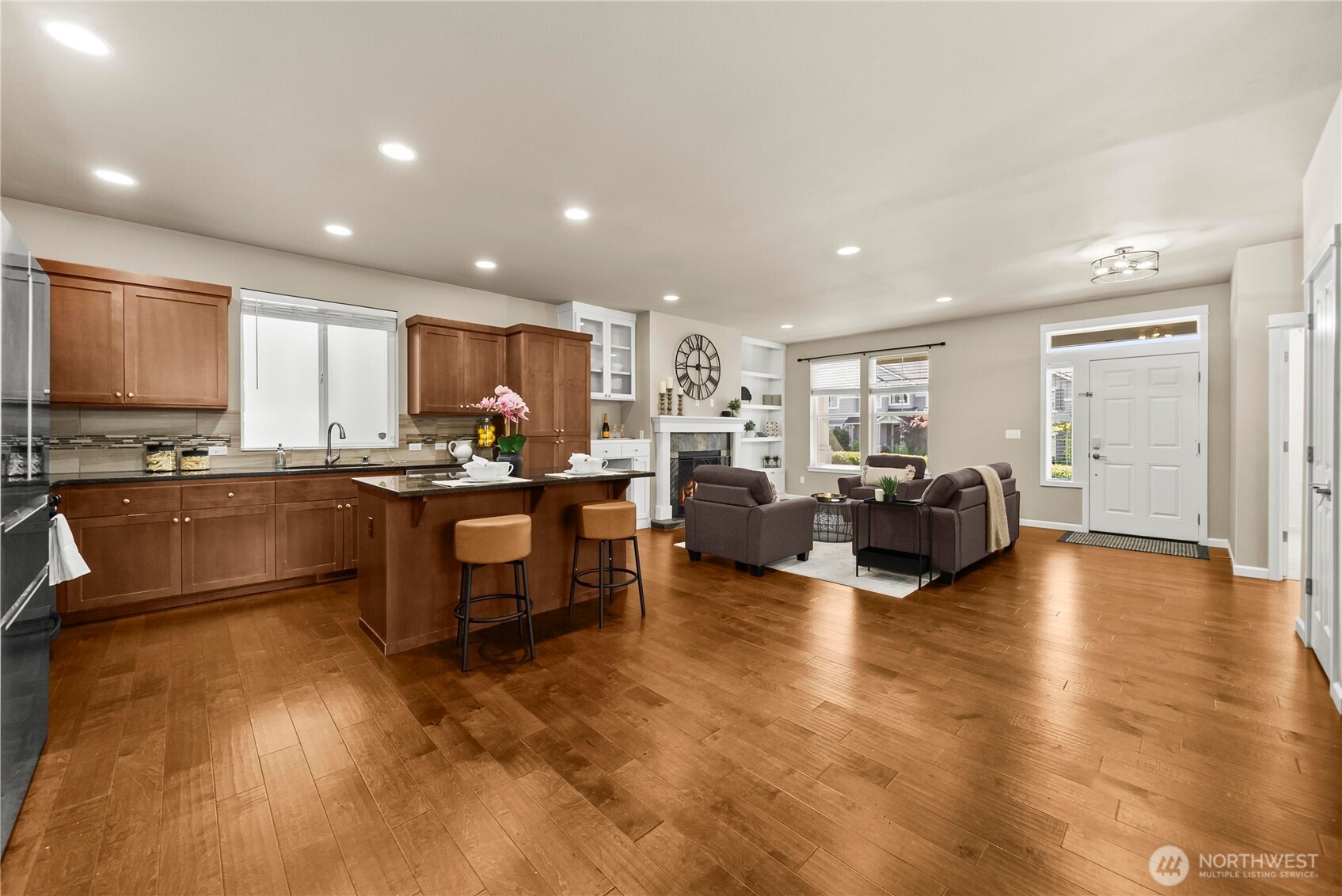 18428 Village Parkway Property Photo 14