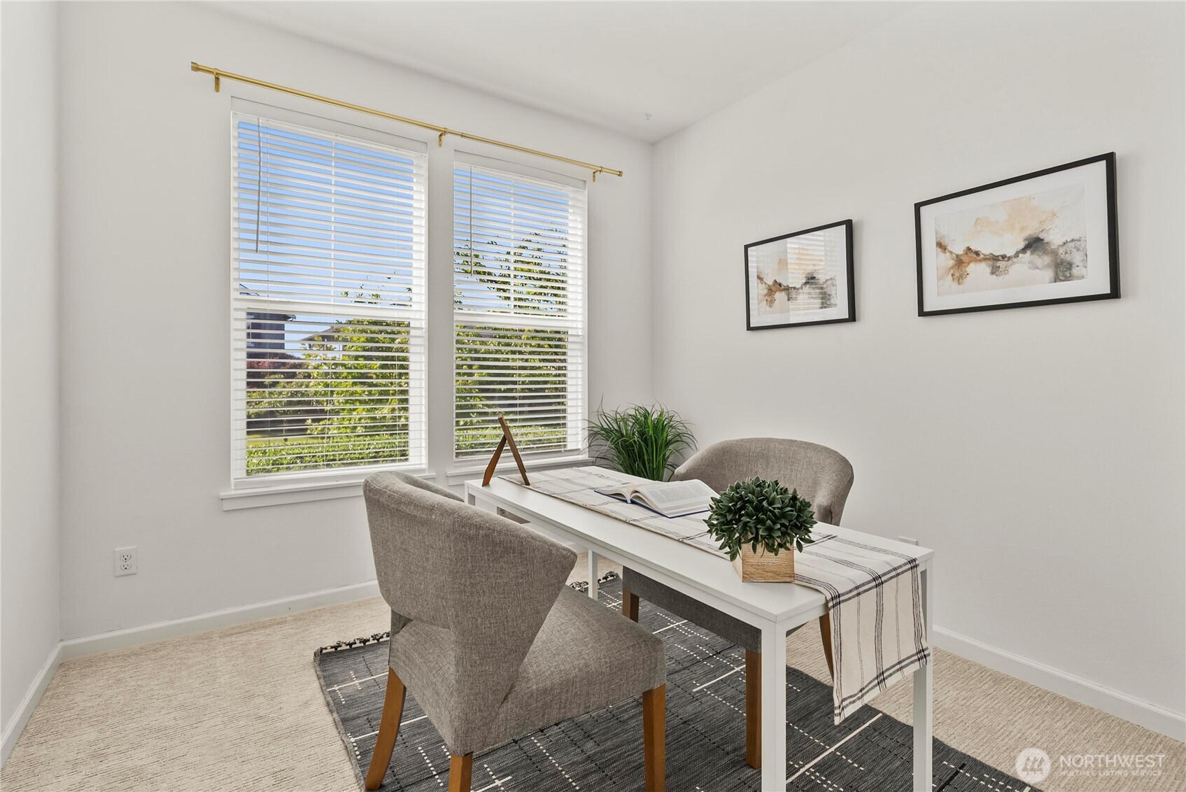 18428 Village Parkway Property Photo 17