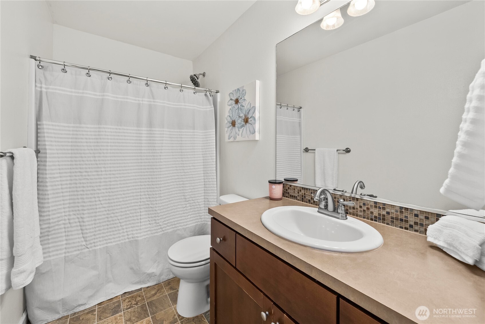 18428 Village Parkway Property Photo 28