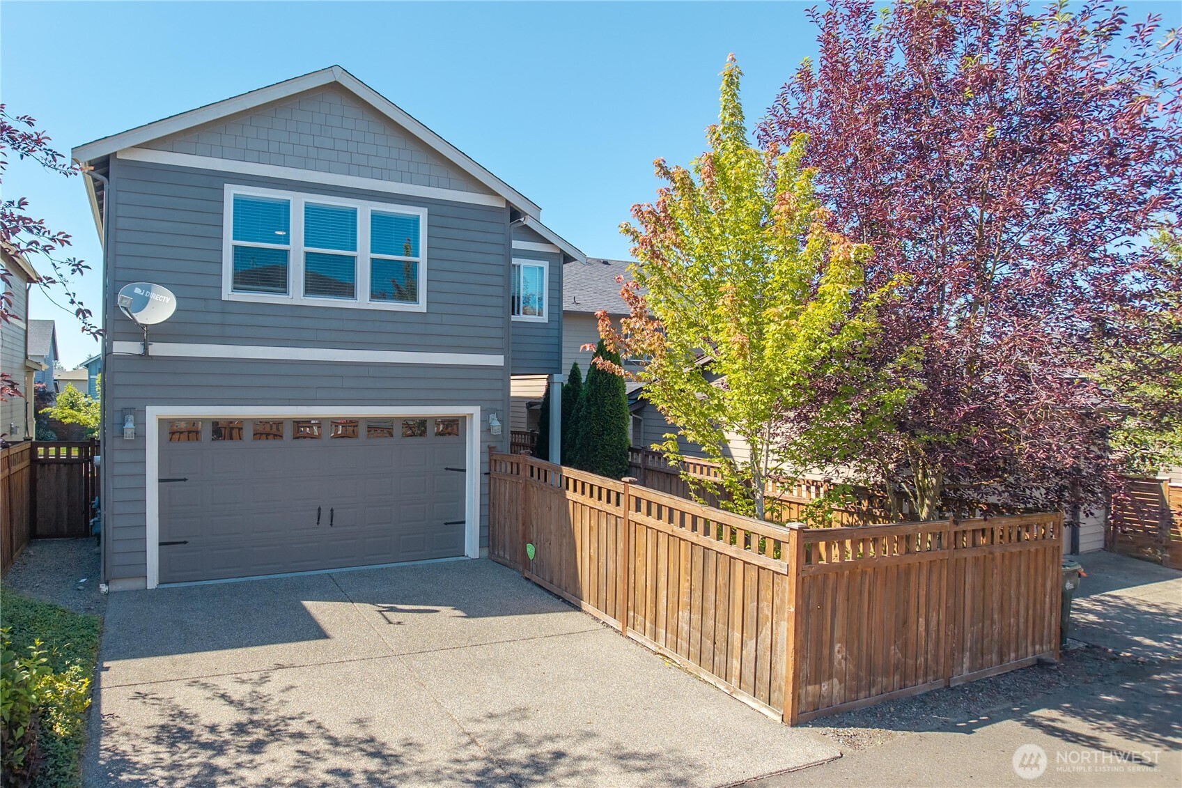 18428 Village Parkway Property Photo 33