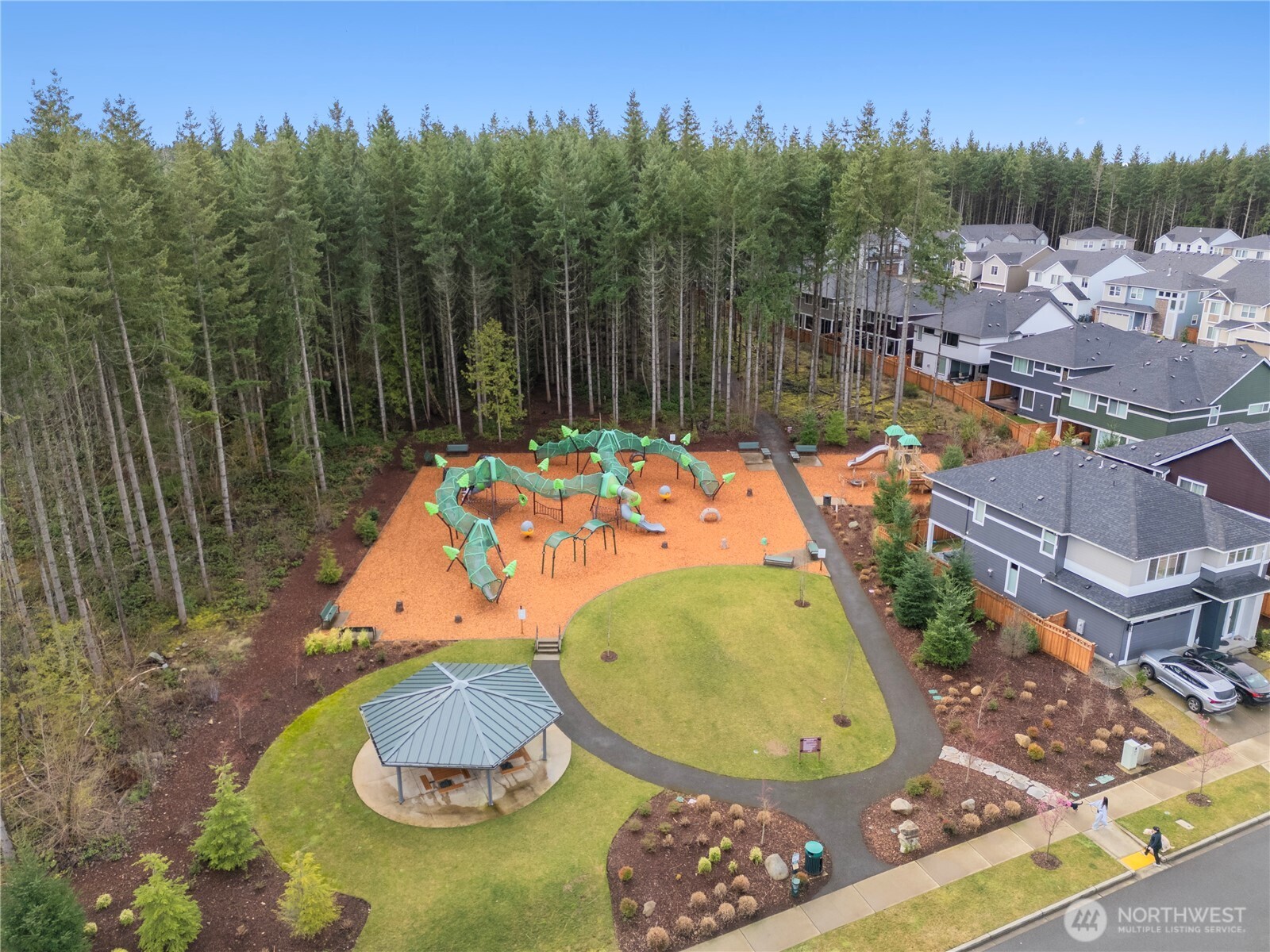 18428 Village Parkway Property Photo 36