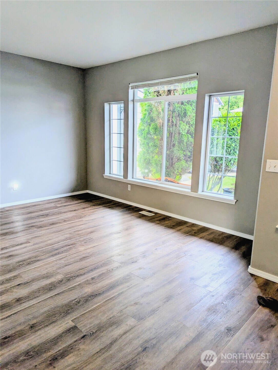 15802 123rd Avenue Property Photo 3