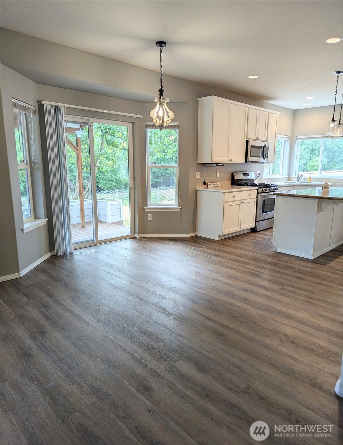 15802 123rd Avenue Property Photo 6