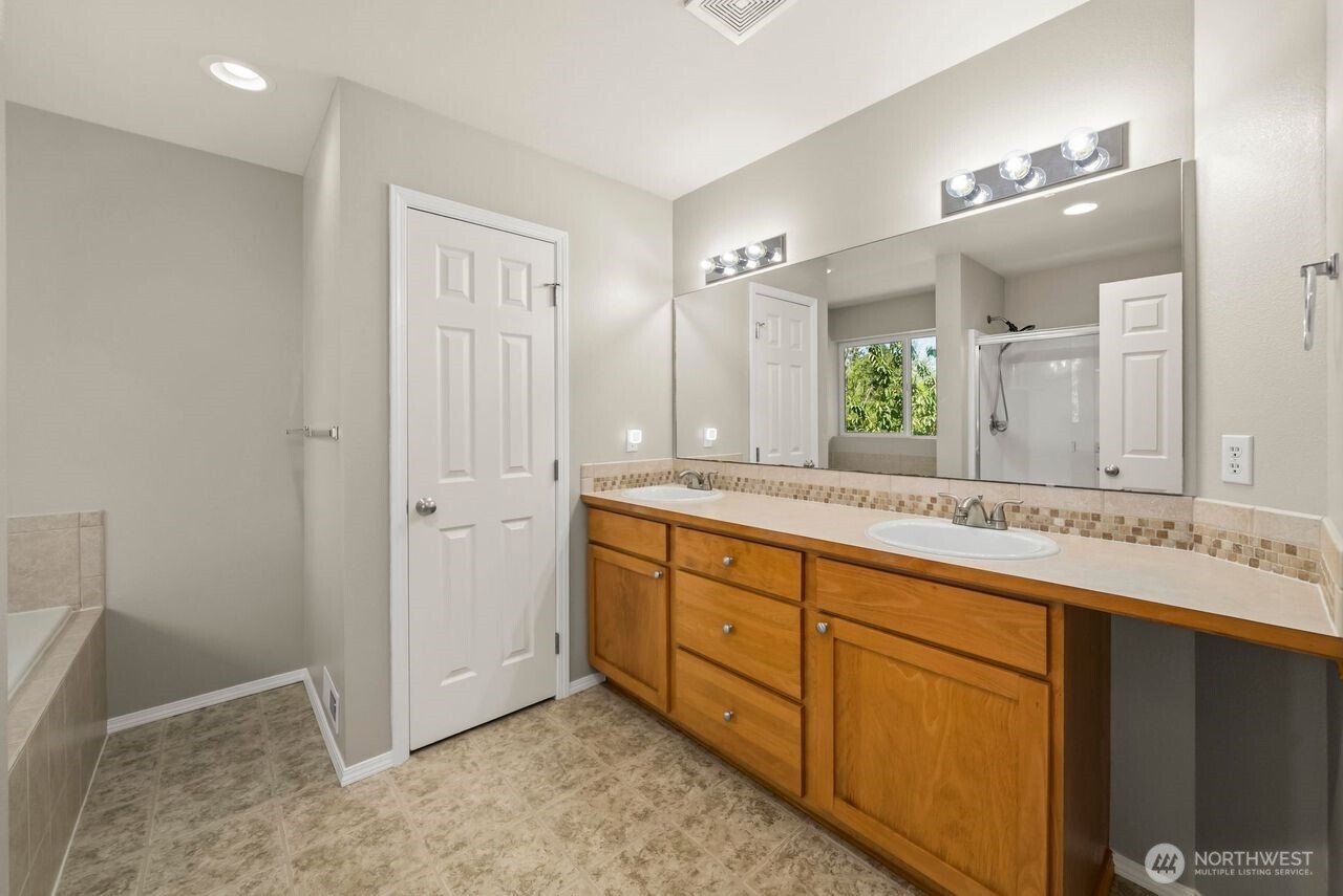 15802 123rd Avenue Property Photo 14