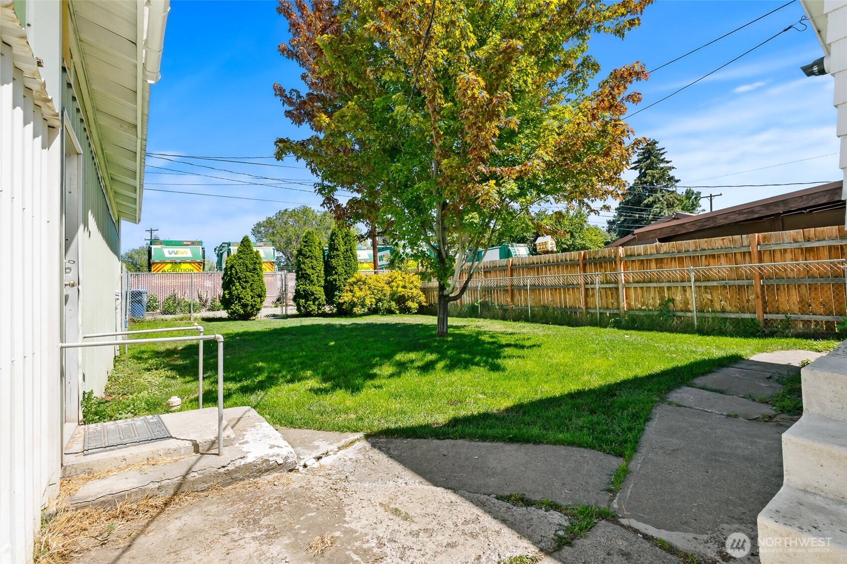 604 N Pacific Street Property Photo 2