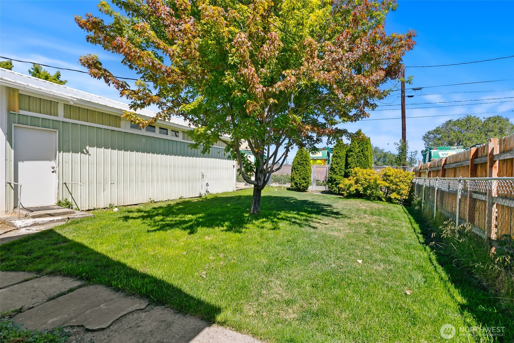 604 N Pacific Street Property Photo 3