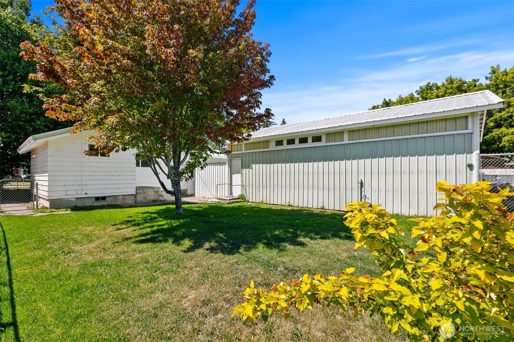 604 N Pacific Street Property Photo 4