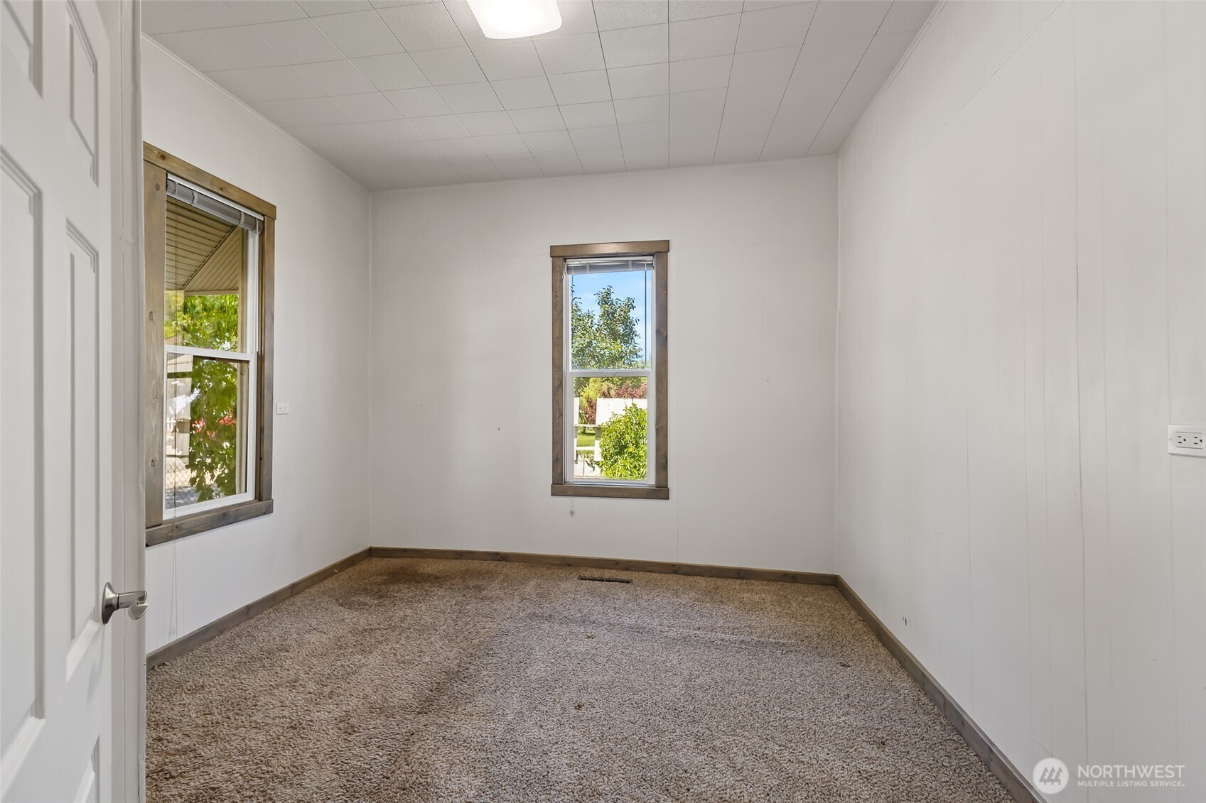 604 N Pacific Street Property Photo 17