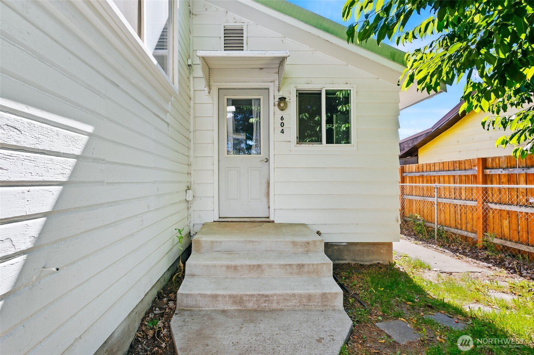 604 N Pacific Street Property Photo 20