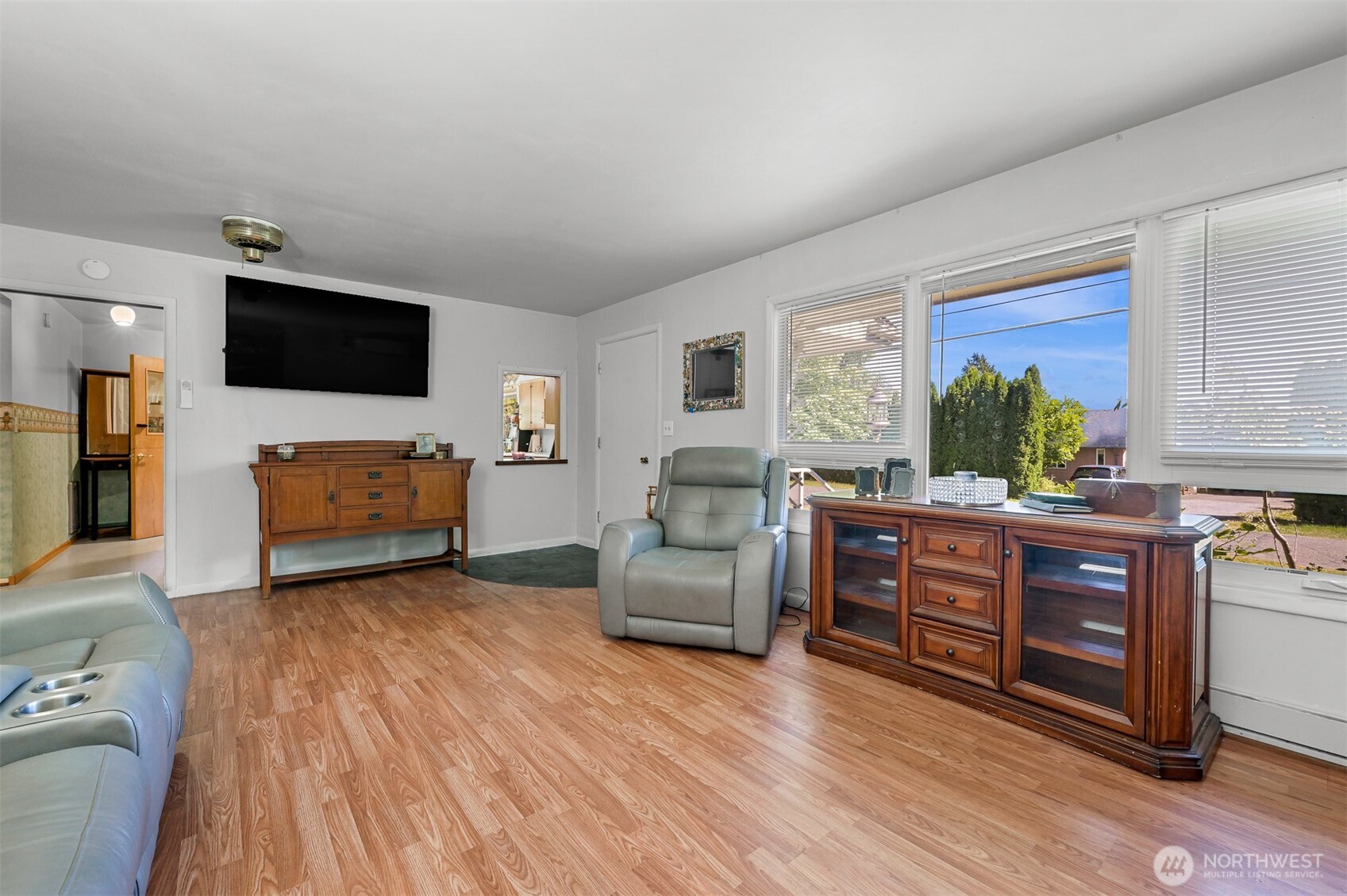 3138 Alderwood Property Photo 11
