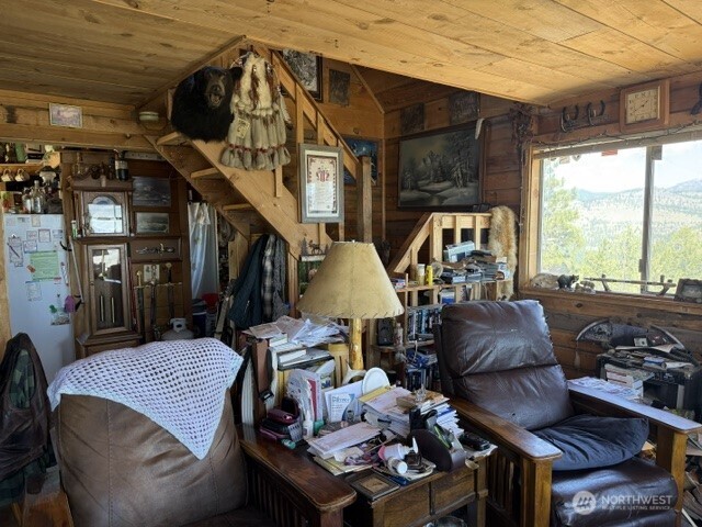 132 W Cayuse Mtn Road Property Photo 6