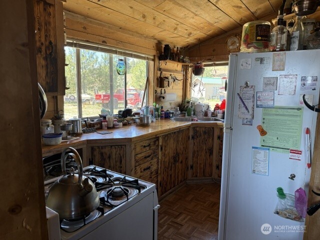 132 W Cayuse Mtn Road Property Photo 8