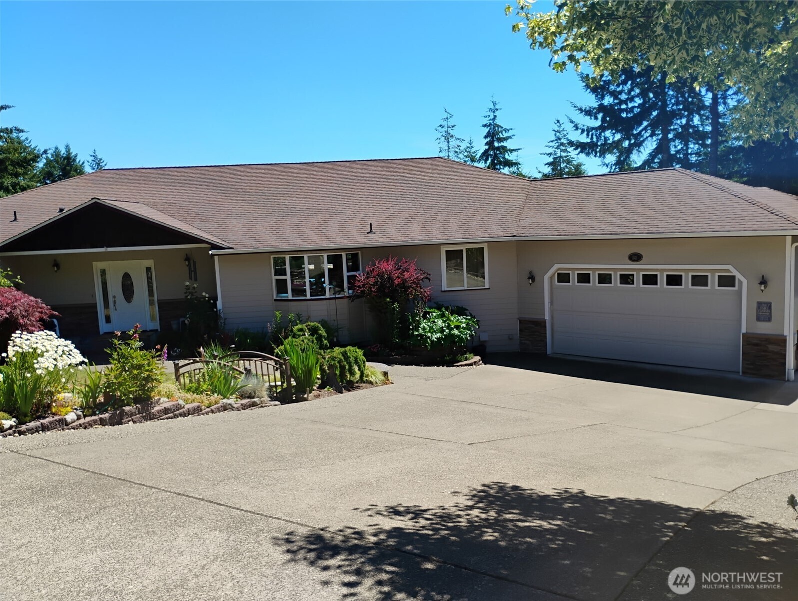 341 E Rainier Court Property Photo 1