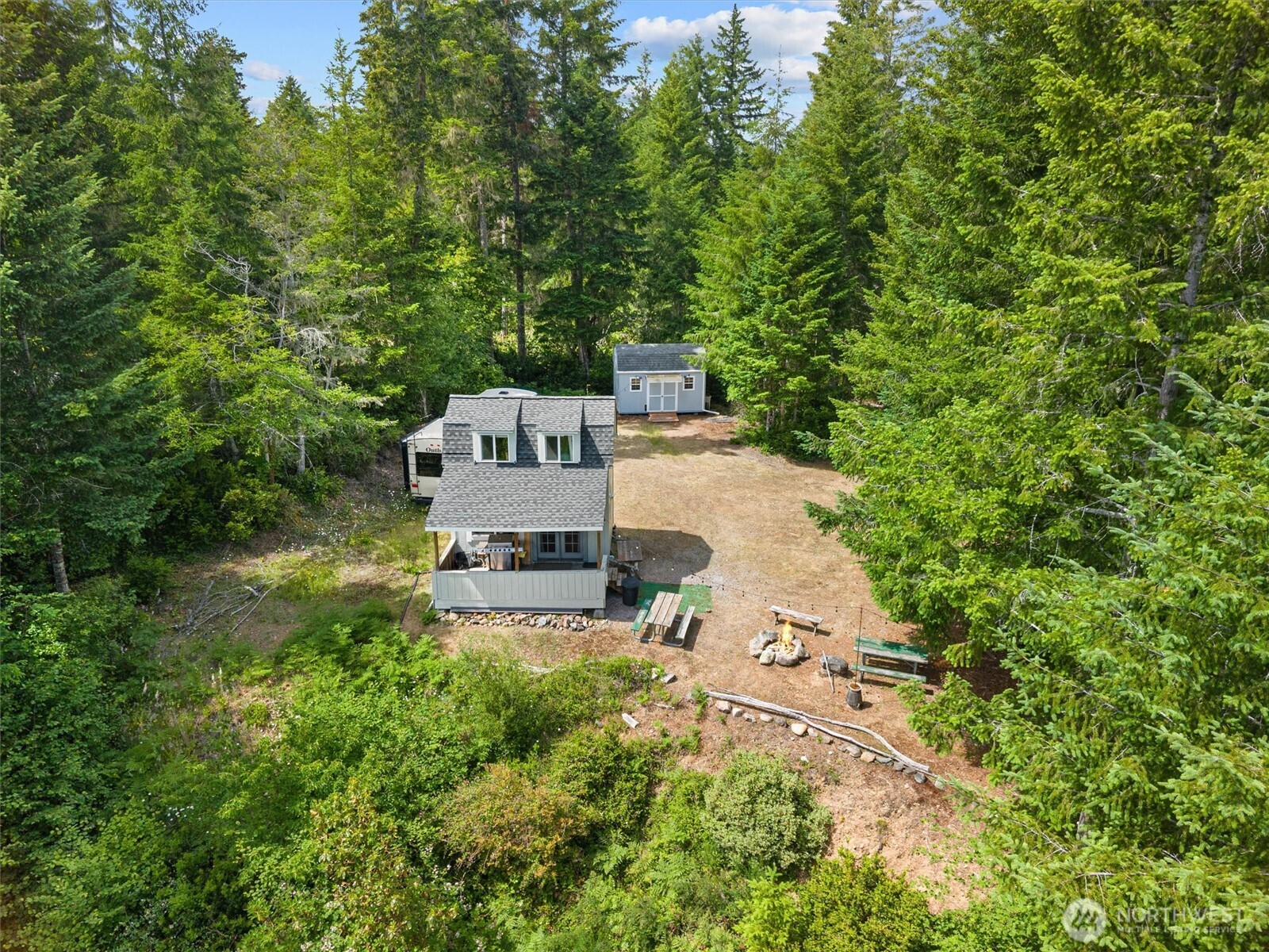 1090 Ne Patton Property Photo 9