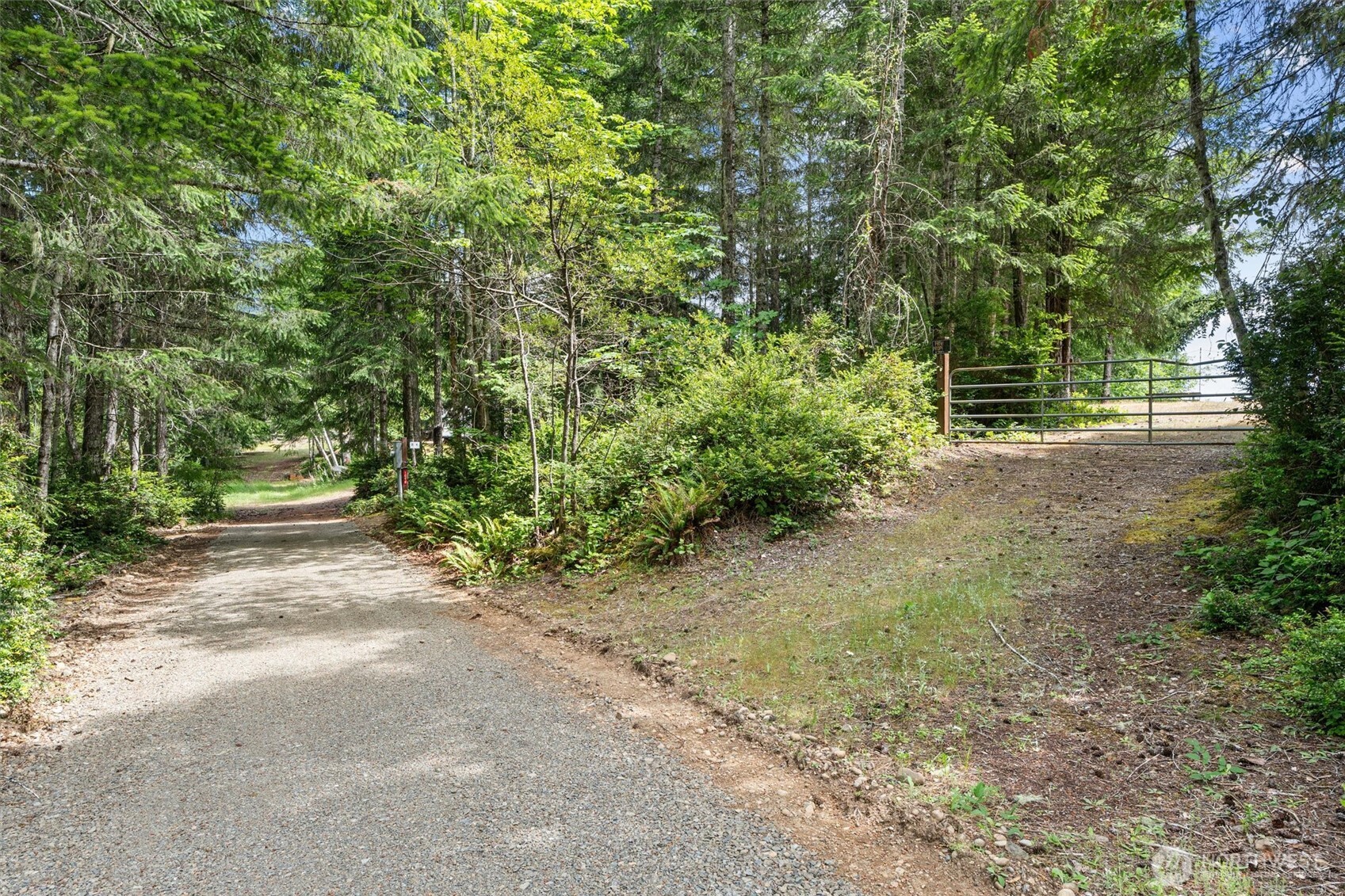 1090 Ne Patton Property Photo 26