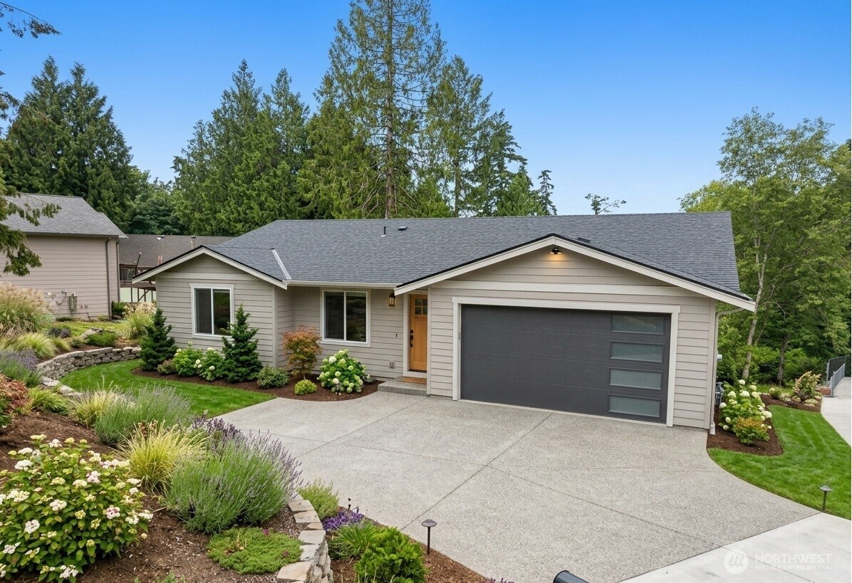 726 Shelter Bay Property Photo 1
