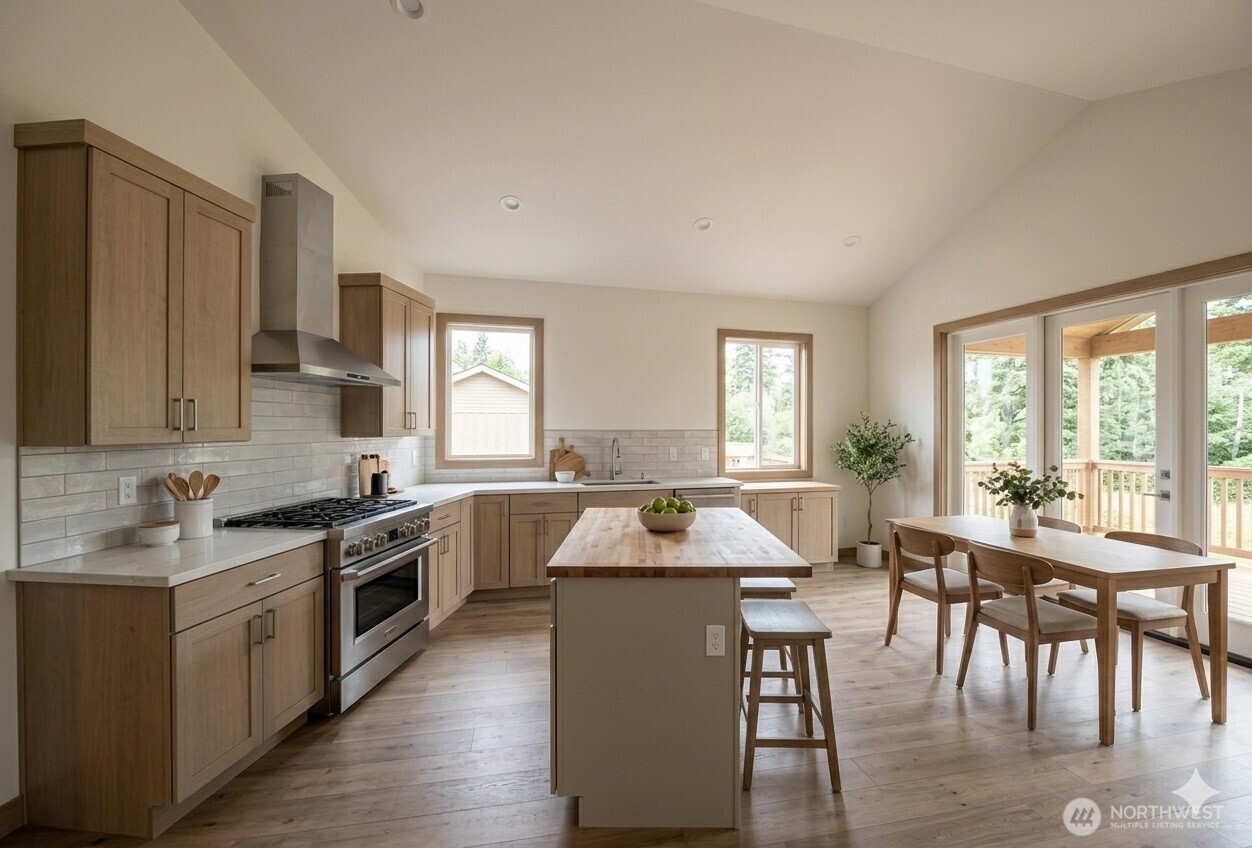 726 Shelter Bay Property Photo 4