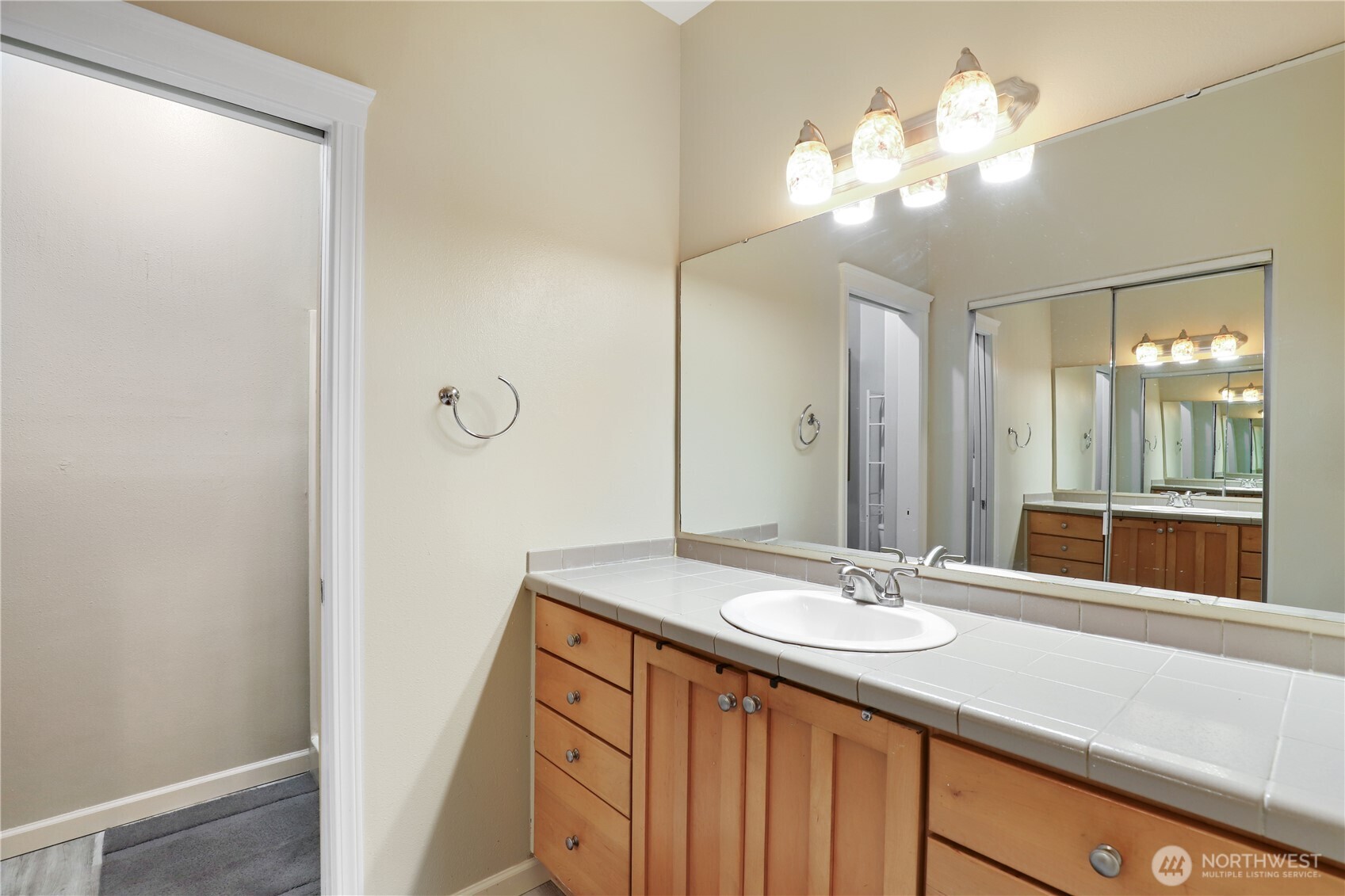 320 E 32nd Street 103 Property Photo 15