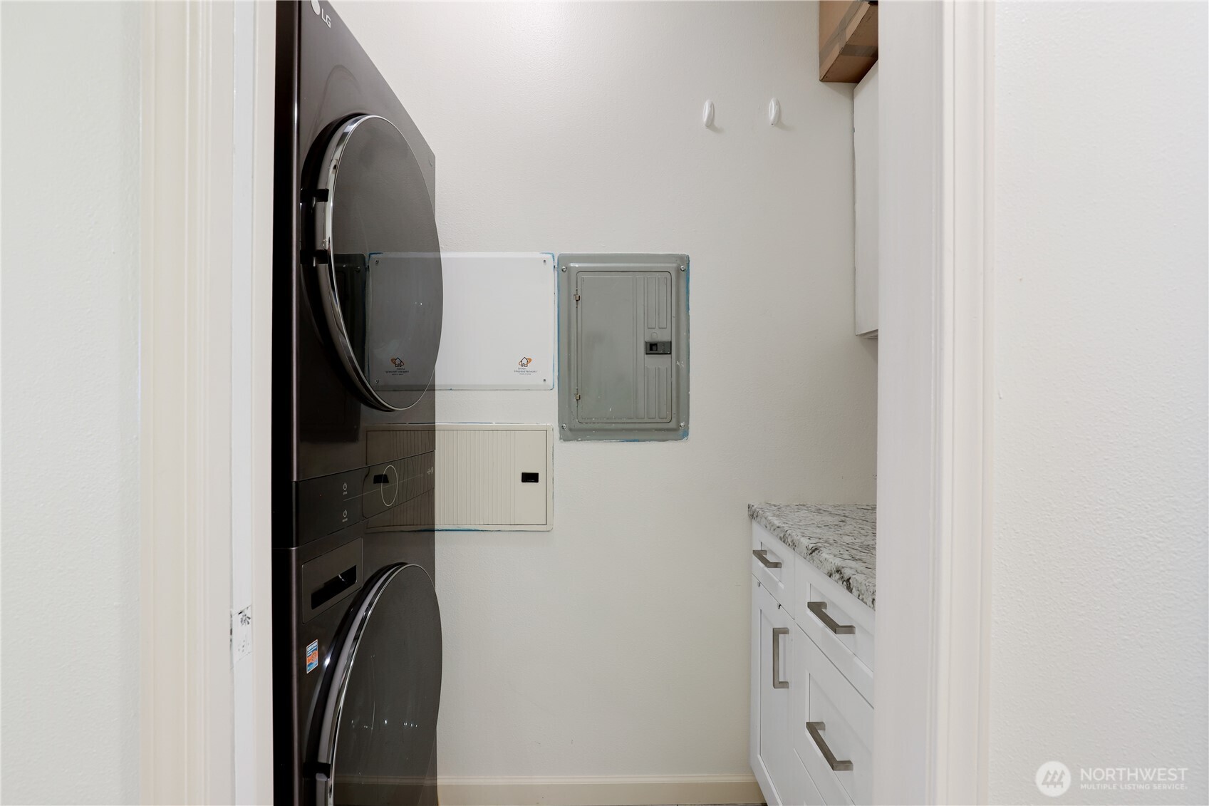 320 E 32nd Street 103 Property Photo 21