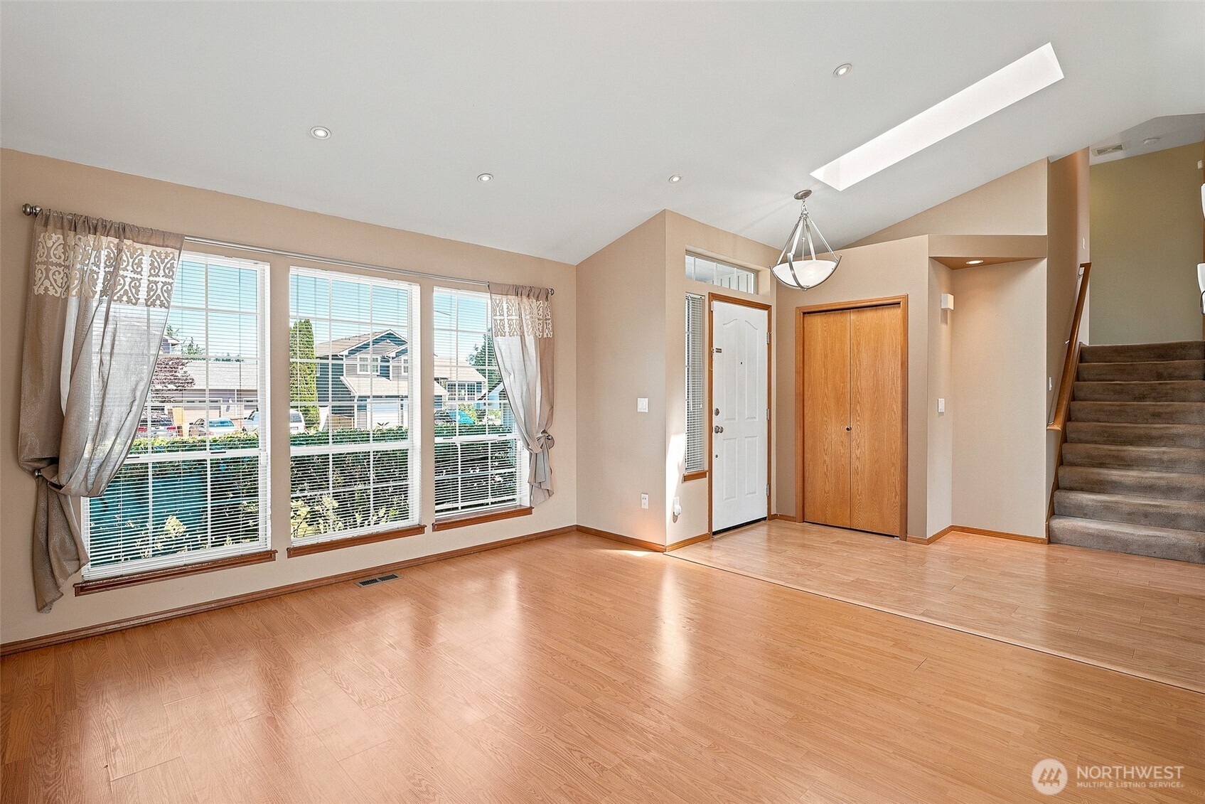 5726 67th Street Property Photo 4