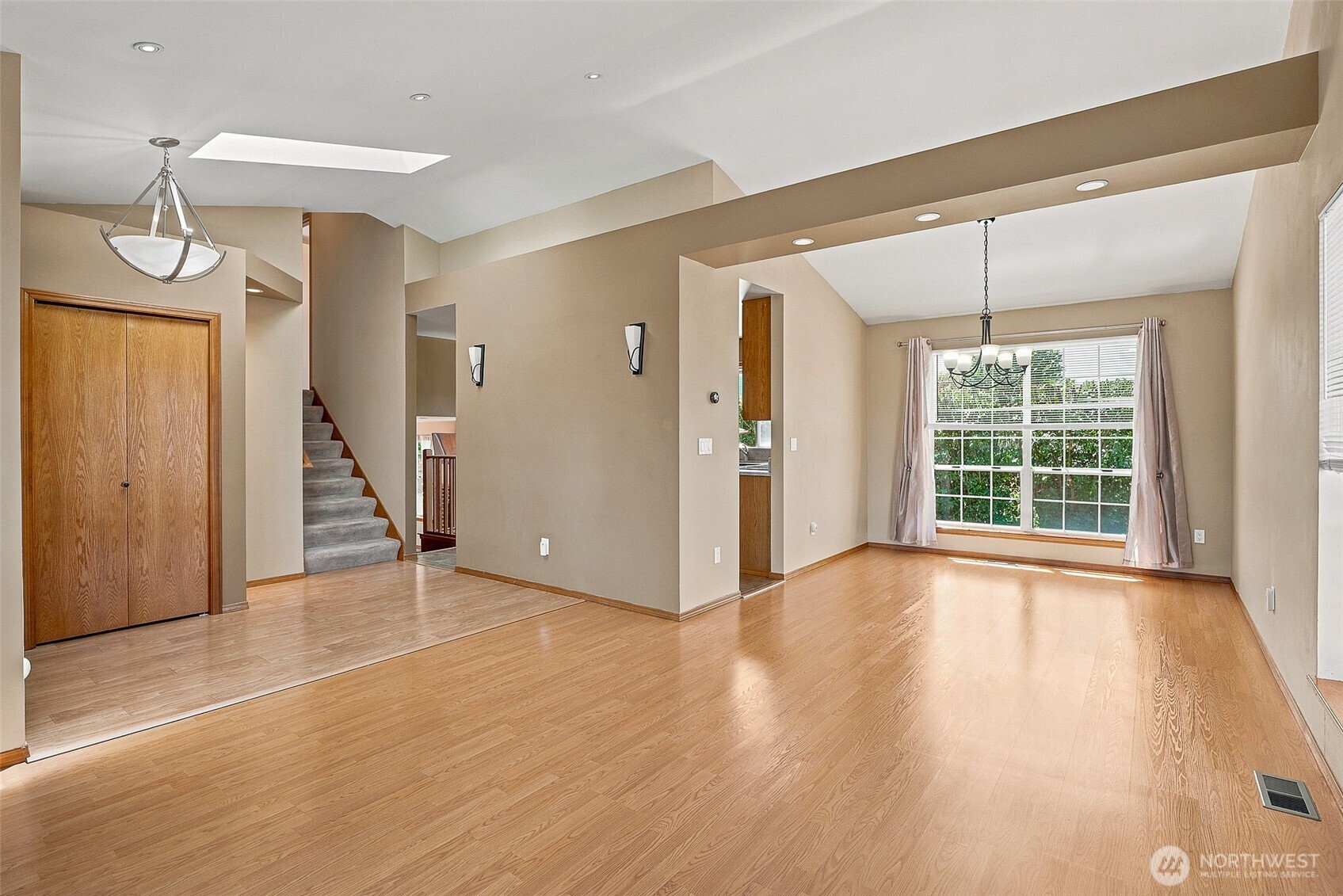 5726 67th Street Property Photo 5