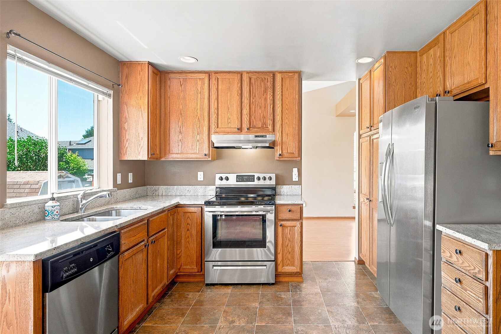 5726 67th Street Property Photo 7