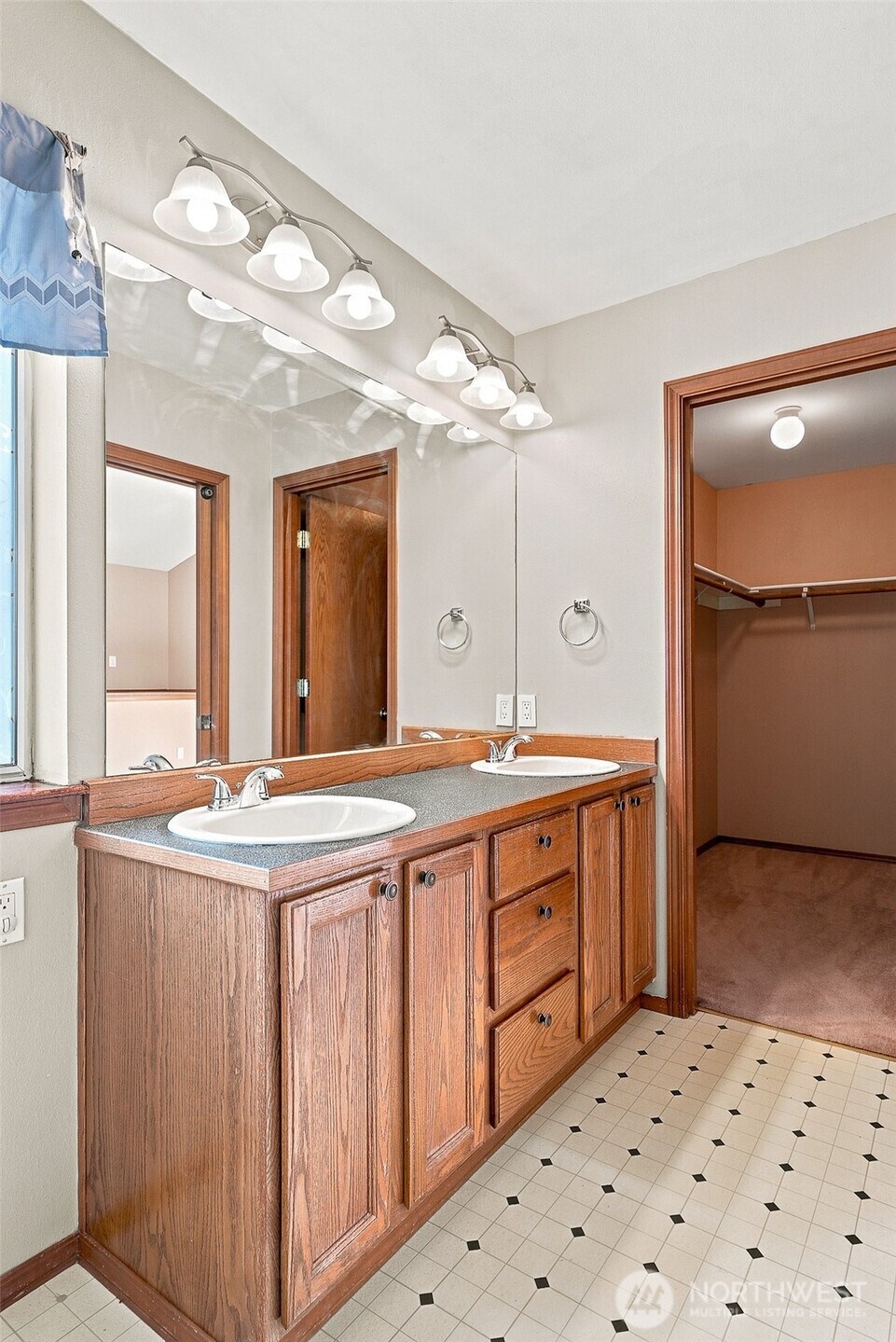 5726 67th Street Property Photo 14